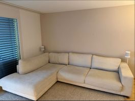 Grosses Ecksofa, beige, sehr bequem. Guter Zustand.