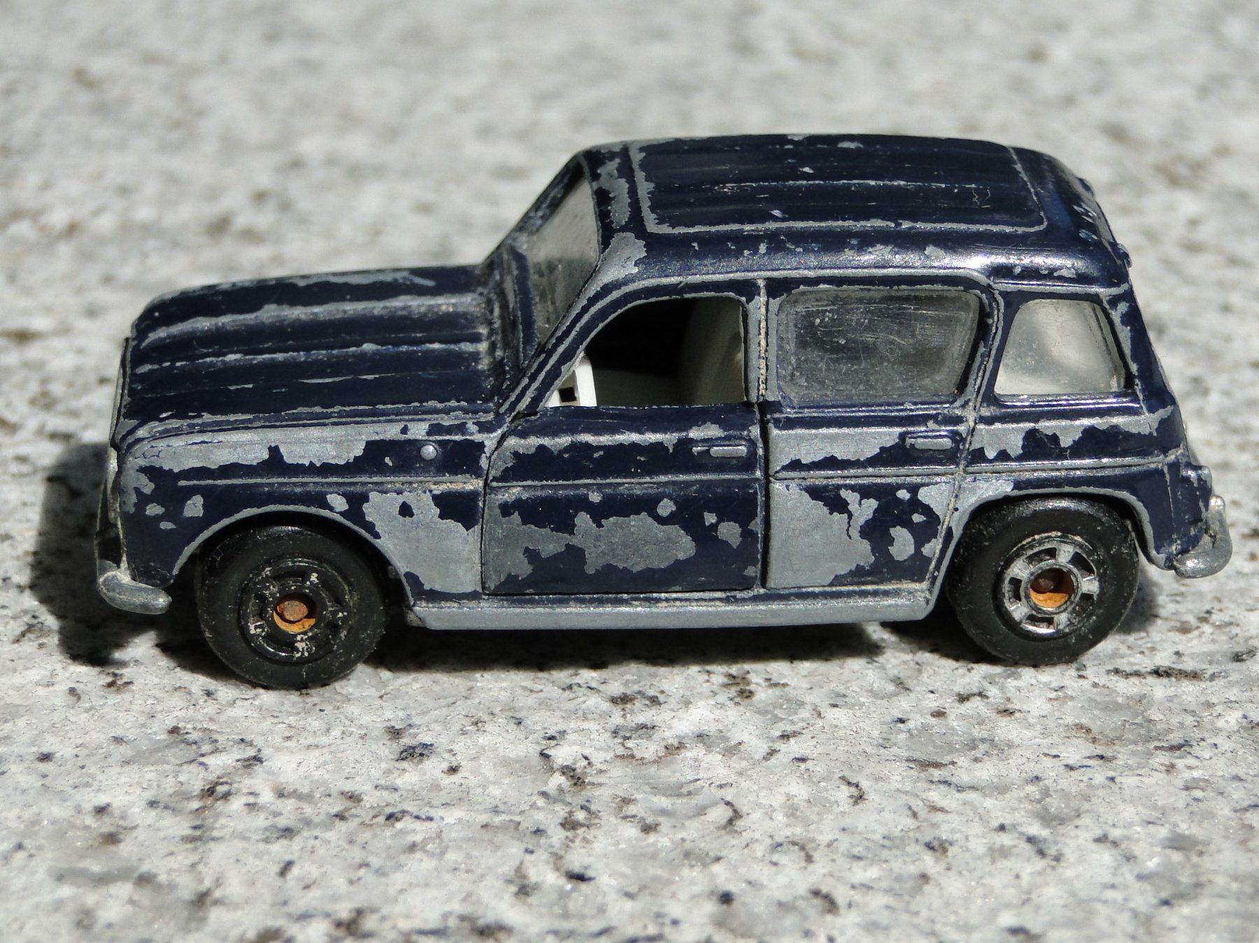 Renault Modellini d'auto: POLISTIL - Renault 4, Ref. RJ22, 1/55 – Usato da Killwangen venduto da cyrano56 2