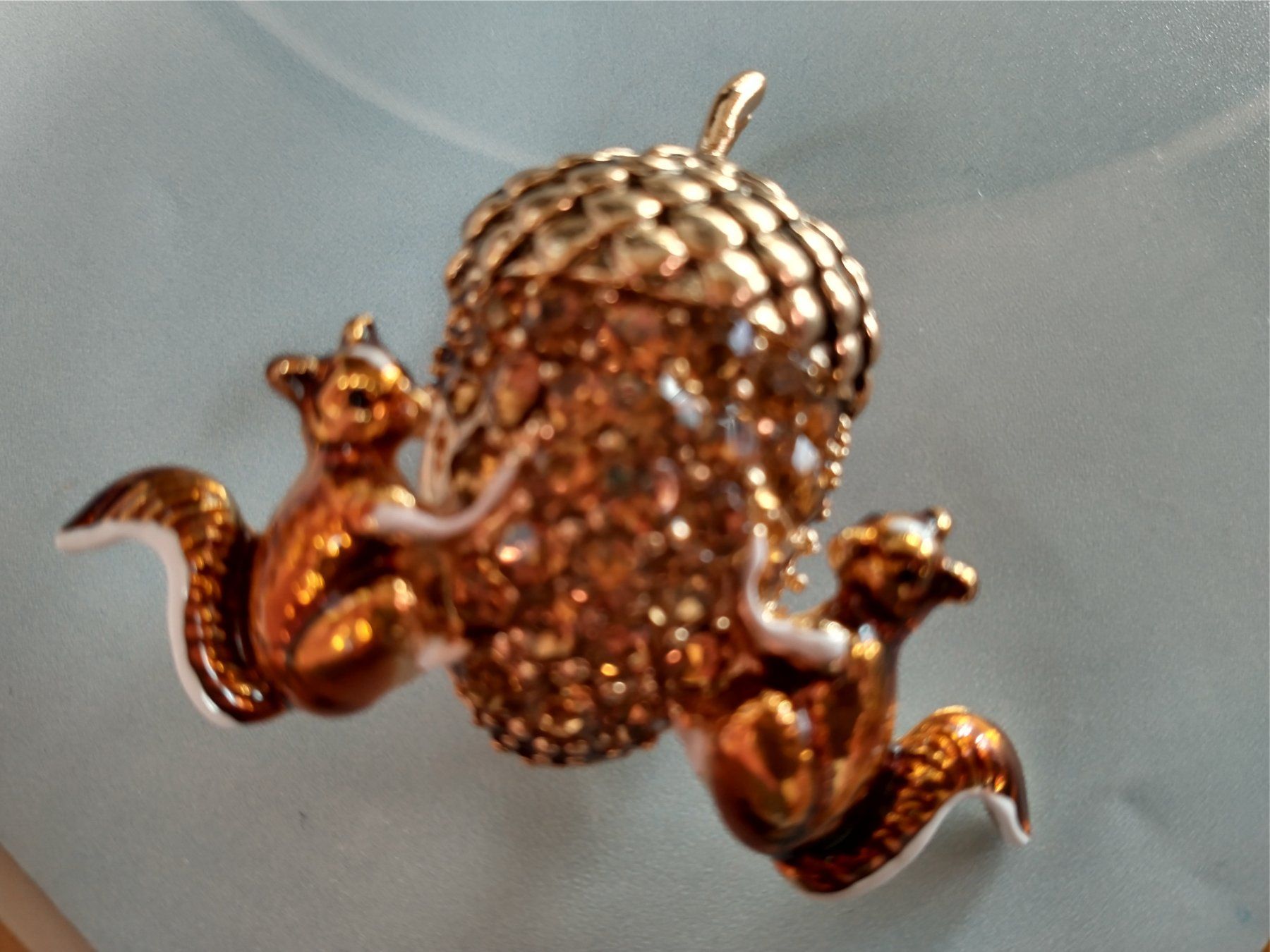 Broschen & Nadeln: Eichhörnchen Brosche mit Eichel, Vintage Stil – Neu (gemäss Beschreibung) aus Löhningen von Chimae67 4