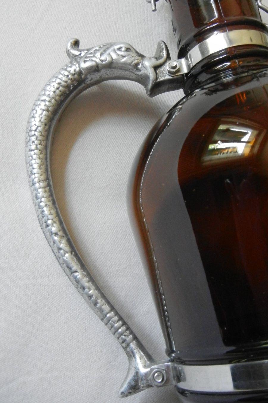 Bicchieri, Caraffe & Bottiglie: 2 L BIERFLASCHE ZWICKELBIER EGGER WORB mit DRACHENHENKEL – Nuovo (secondo la descrizione) da Bern venduto da Mekongbeach 2