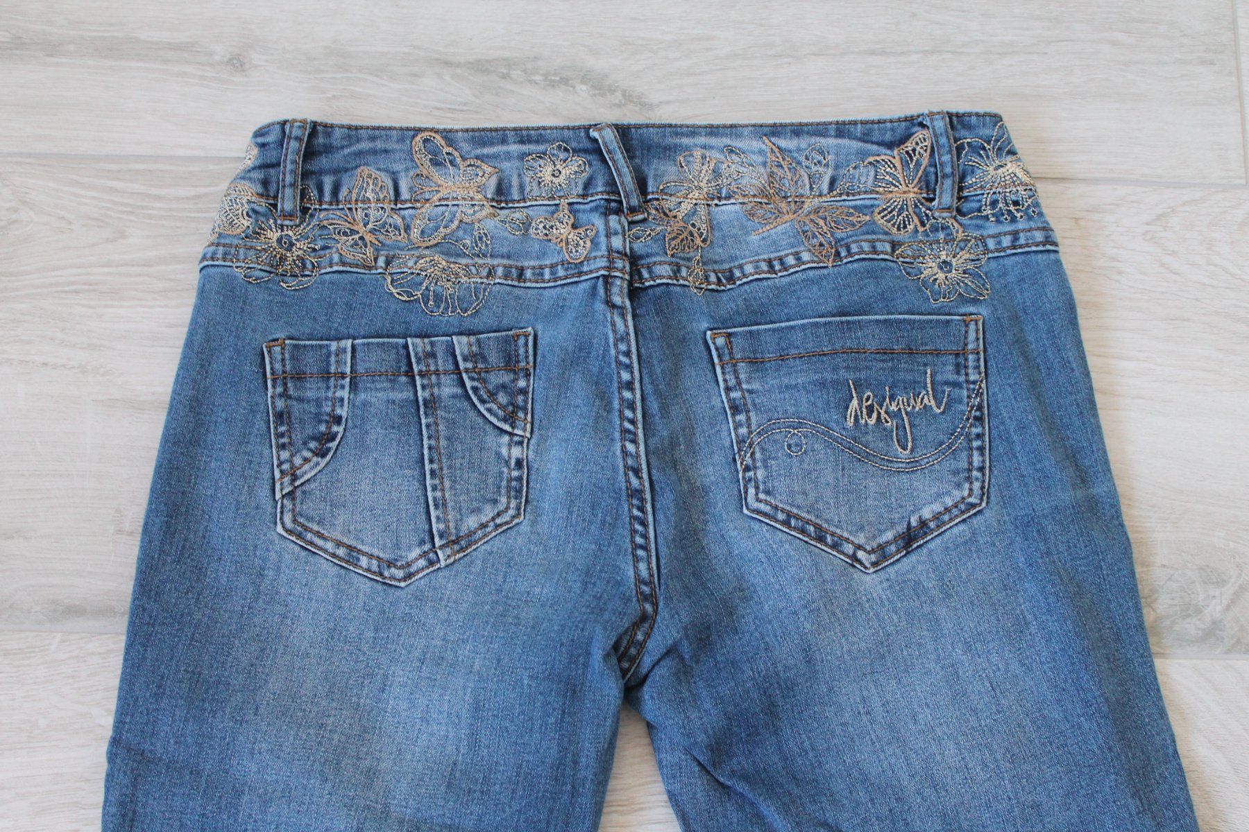 Desigual Jeans: DESIGUAL Jeans taille M – Gebraucht aus Chez-le-Bart von jasse