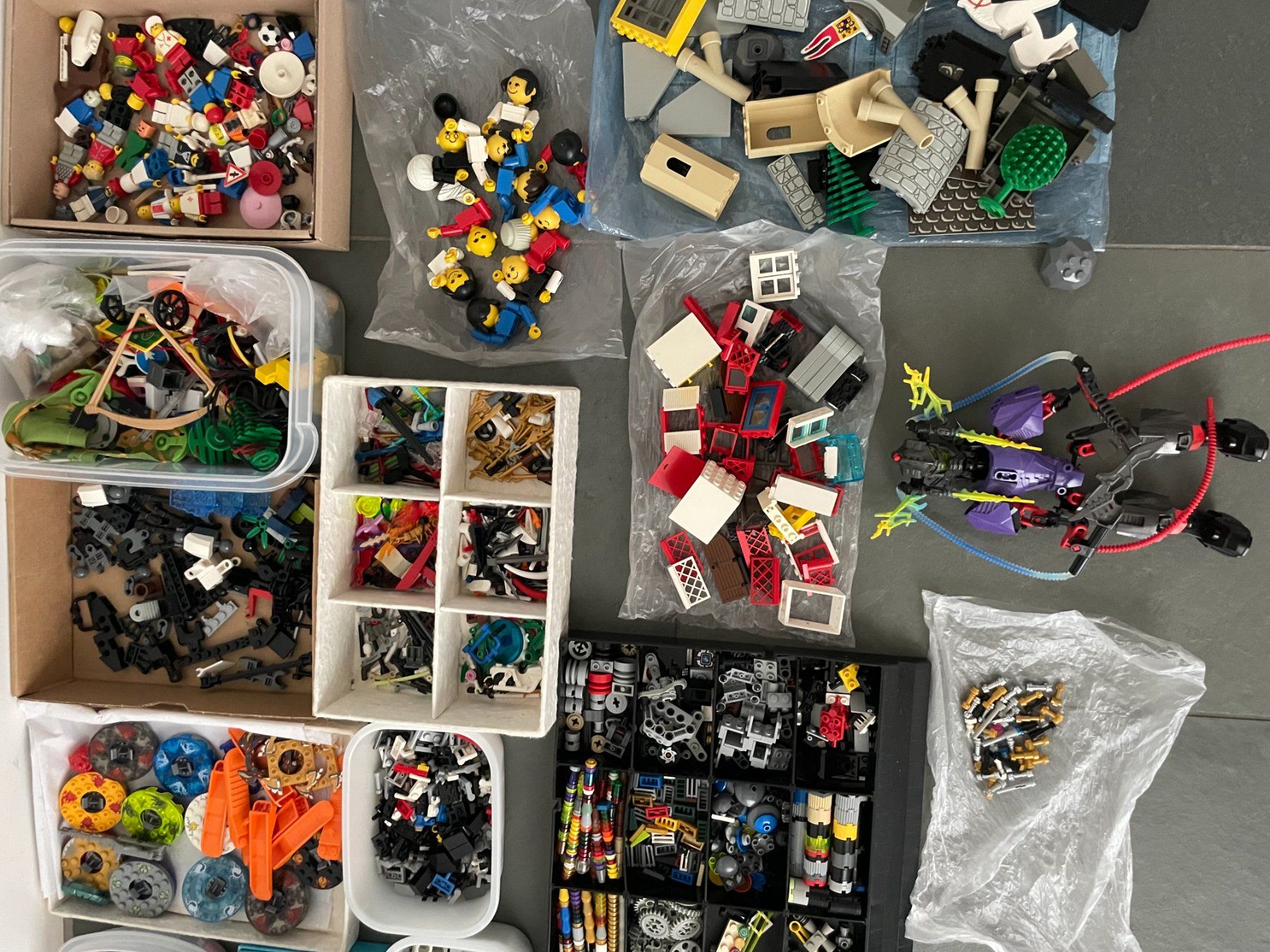 Lego Giocattoli: Diverse Legos mit vielen Spezialteilchen – Usato da Männedorf venduto da Somasi 2