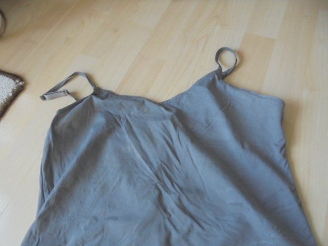H&M Top: Top grau Gr. 44-46 H&M – Nuovo (secondo la descrizione) da Hinwil venduto da Glasperlen 1