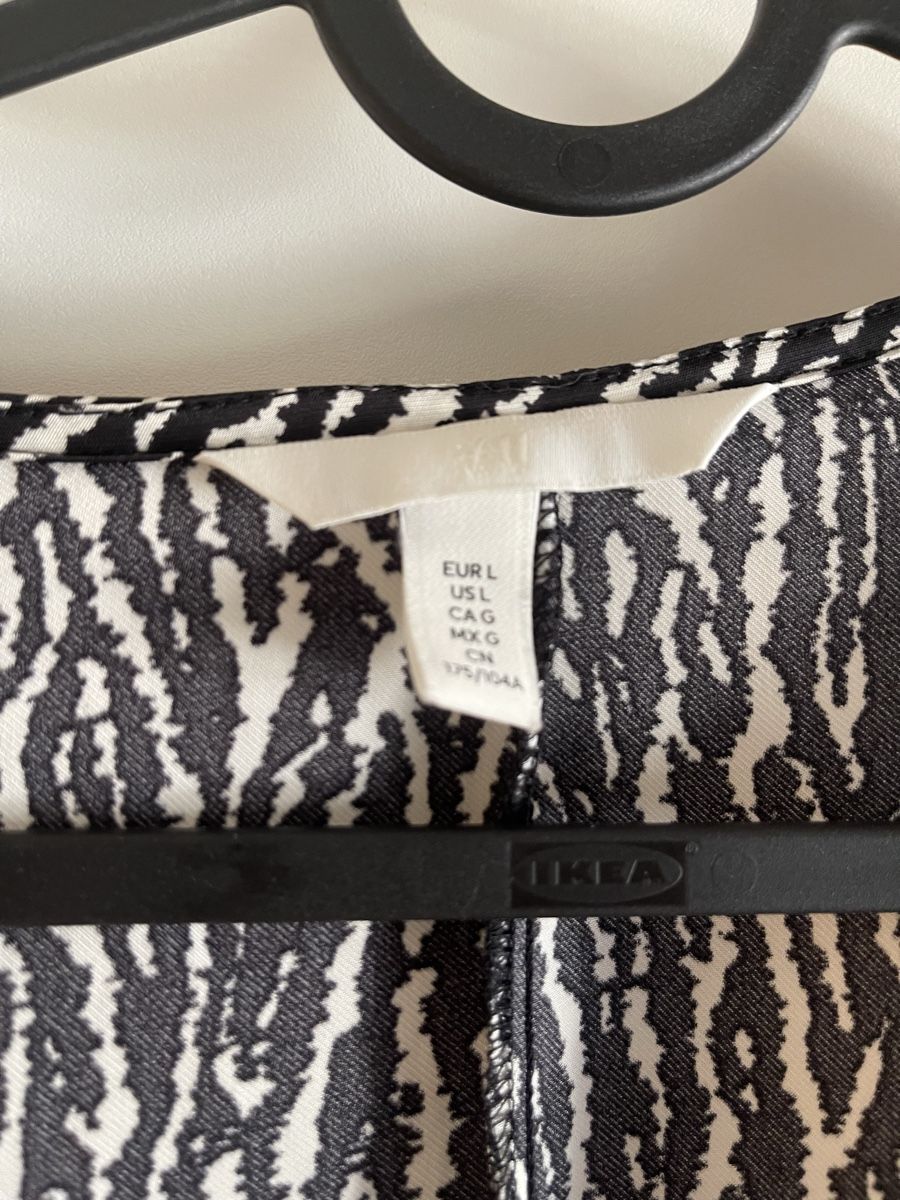 H&M Vestiti: H&M Kleid mit Gürtel – Usato da Arni AG venduto da belfidi 2