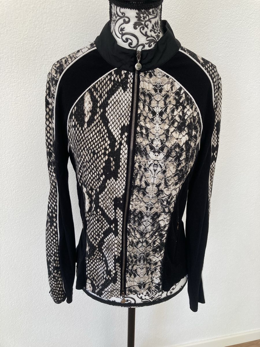 Marc Cain Pullover & Sweatshirts: Jäckchen von Marc Cain – Gebraucht aus Bettlach von Valgoy