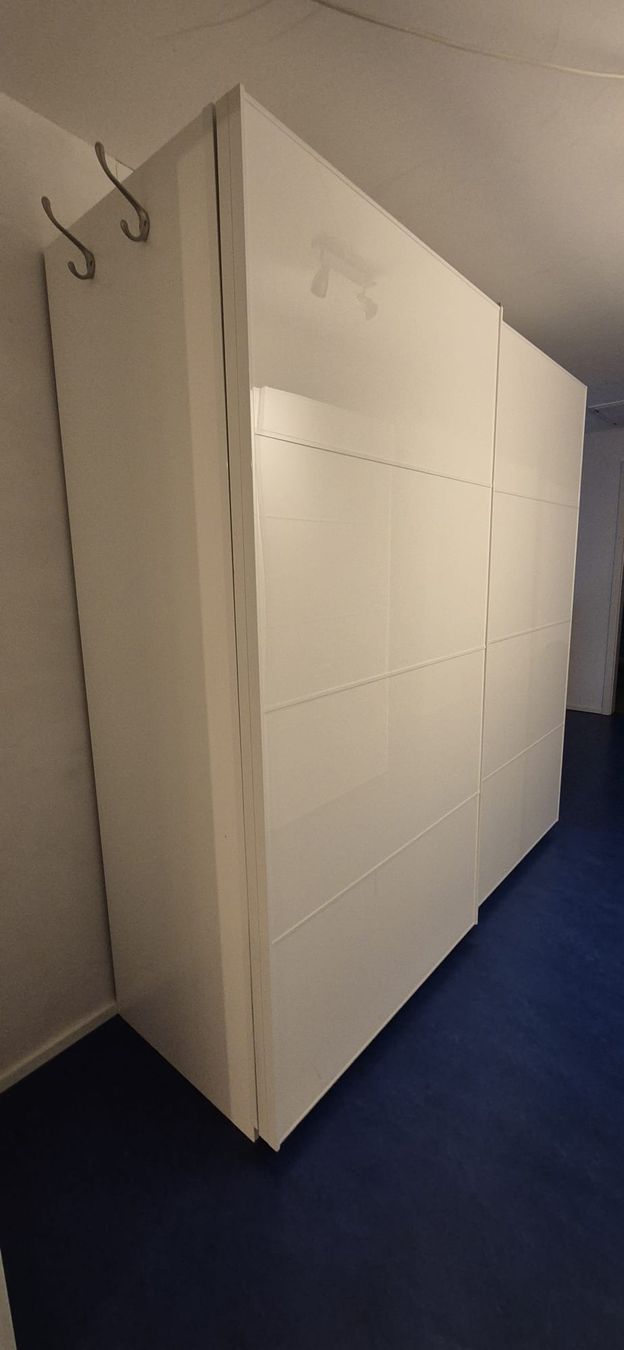 Ikea Armadi: Kleiderschrank Ikea – Usato da Siggenthal Station venduto da Rischmelna 1