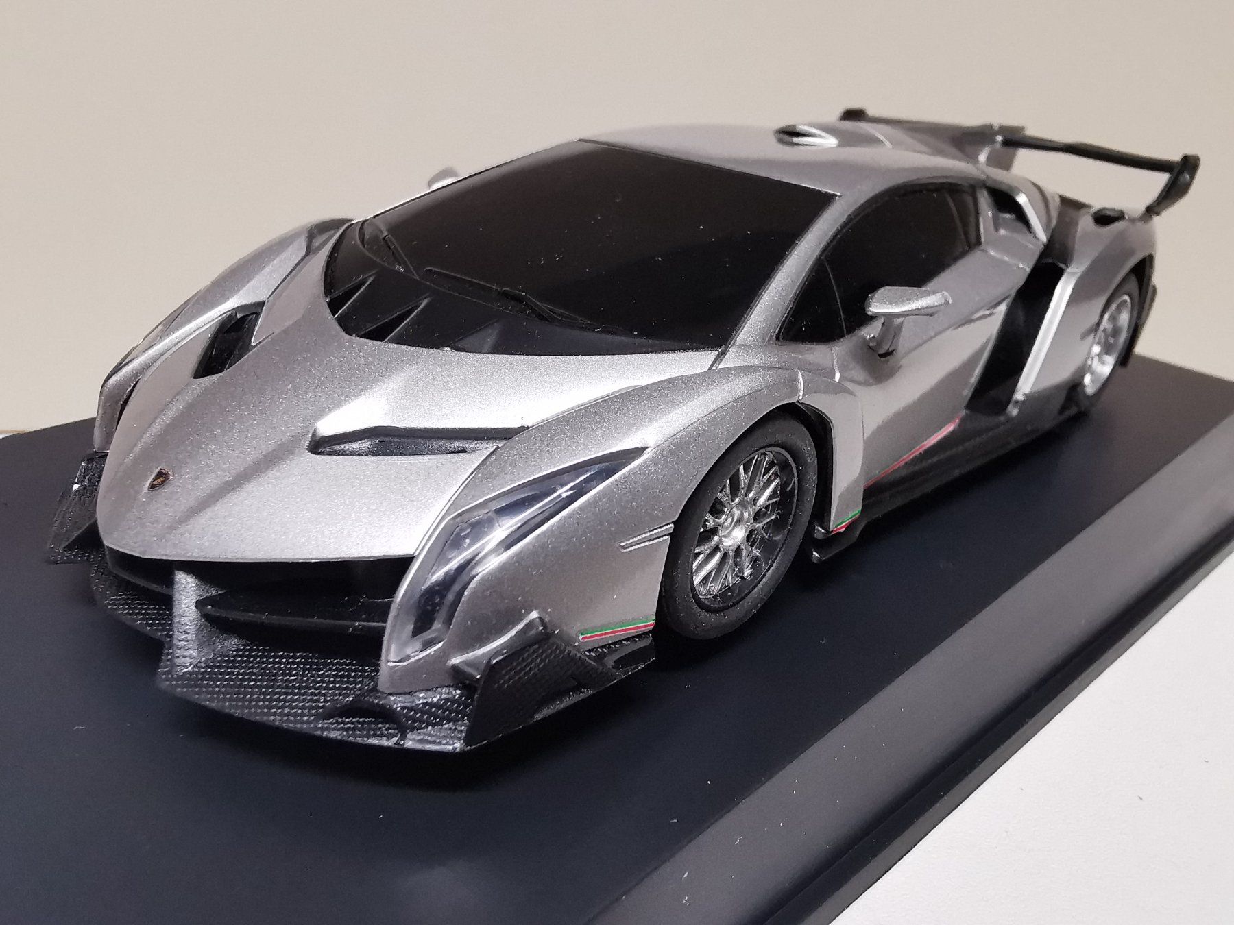 Piste: Lamborghini Veneno, slot it chassis – Usato da Winterthur venduto da Lonpos1 2