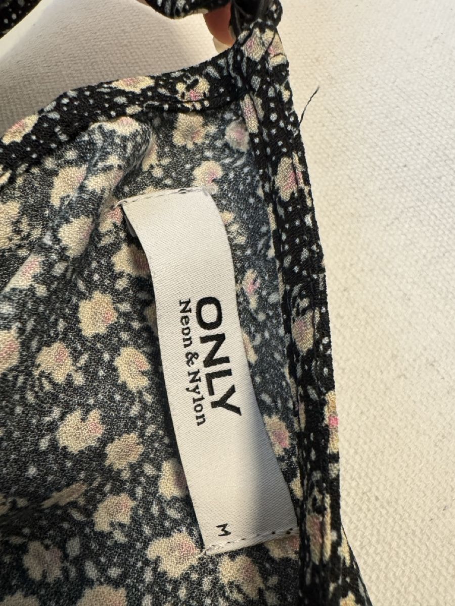 Only Vestiti: ONLY Kleid, Grösse M, Blumenmuster – Usato da Arlesheim venduto da Eli_77 3