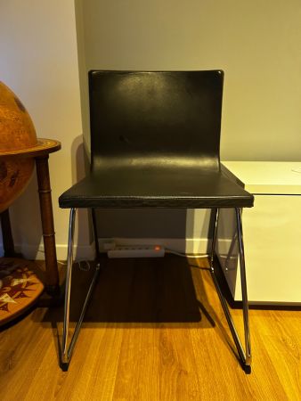 Stühle aus Kunstleder