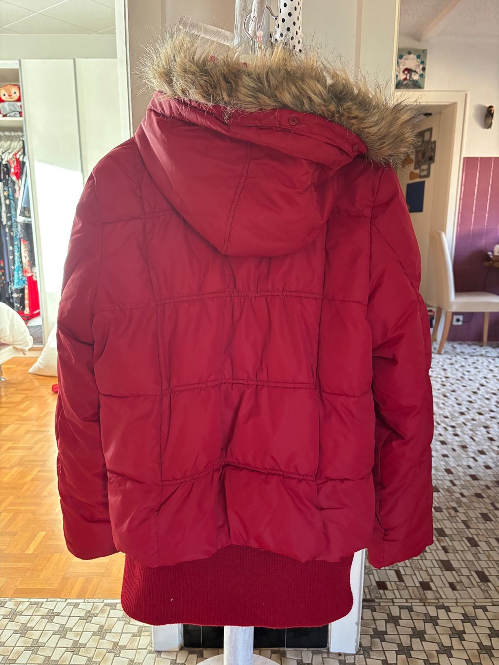 Vero Moda Manteaux: Doudoune Véro Moda  taille M – Neuf (Voir description) à Dombresson par feline_ne 2