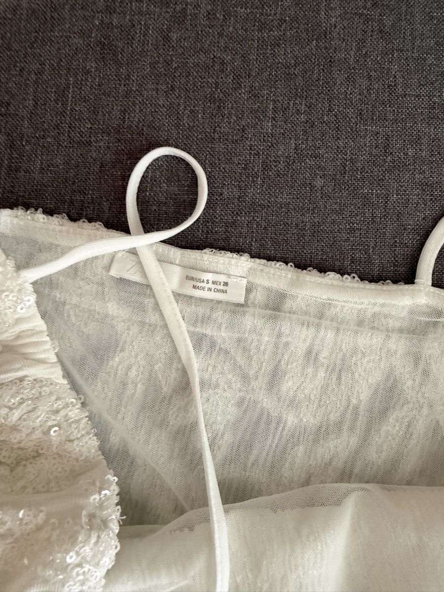 Zara Lotti di vestiti: Zara White Sequin Co-ord Set - Size S - Summer Essential – Nuovo e nell'imballaggio originale da Zürich venduto da bel_qg6g