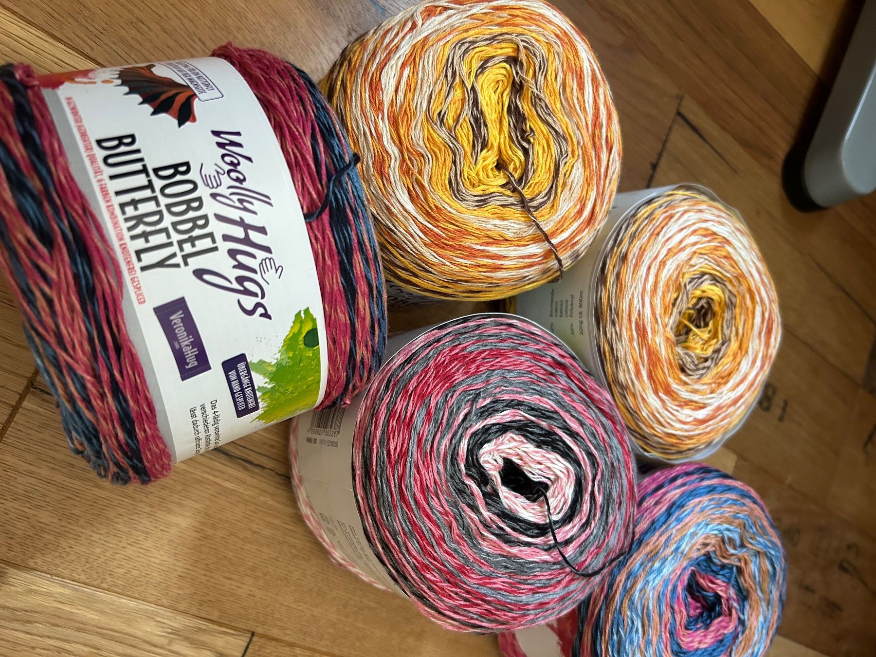 Lana: Woolly Hugs Bobbel Set – Usato da Aegerten venduto da CeliKo 1