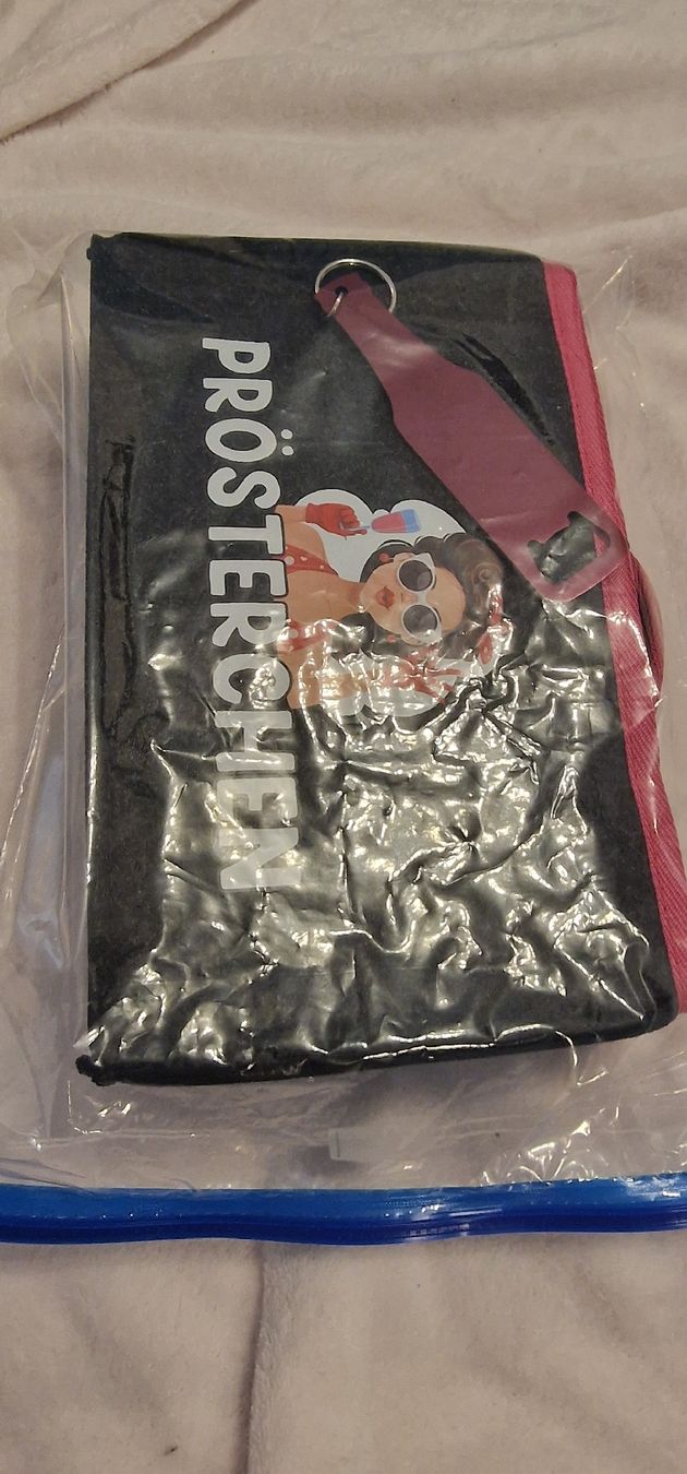 Sacs femmes: Filztasche "Prösterchen" mit Flaschenöffner-Anhänger – Neuf avec emballage d'origine à Arbon par sar_l7ll 4