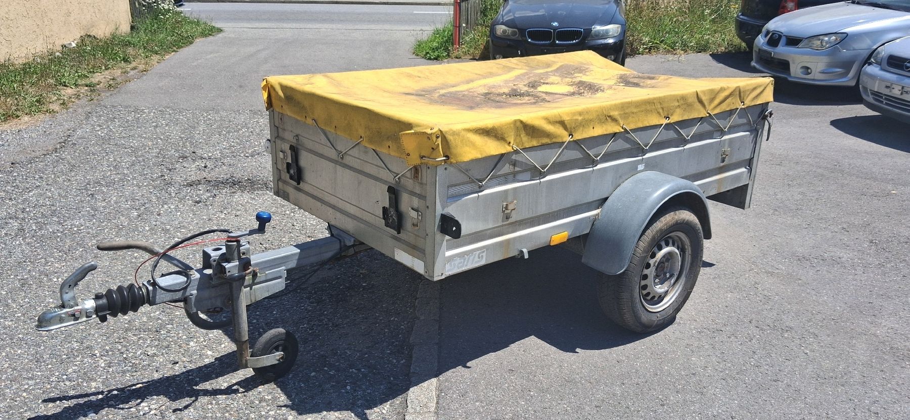 Saris Anhänger: Auto Anhänger SARIS 10S – Gebraucht aus rothenbrunnen von Gava