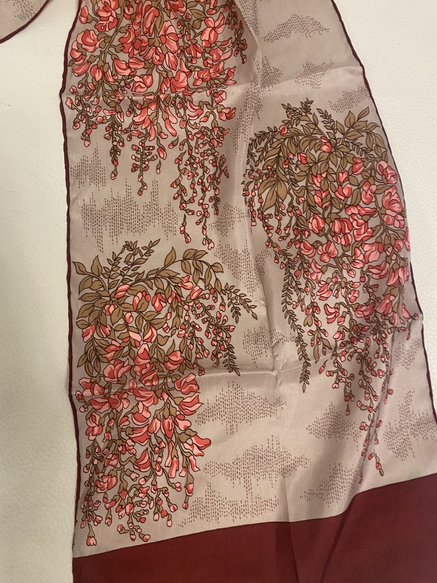 Foulard & Sciarpe: Seiden Schal 🌸 – Usato da Opfikon venduto da Luis144 1