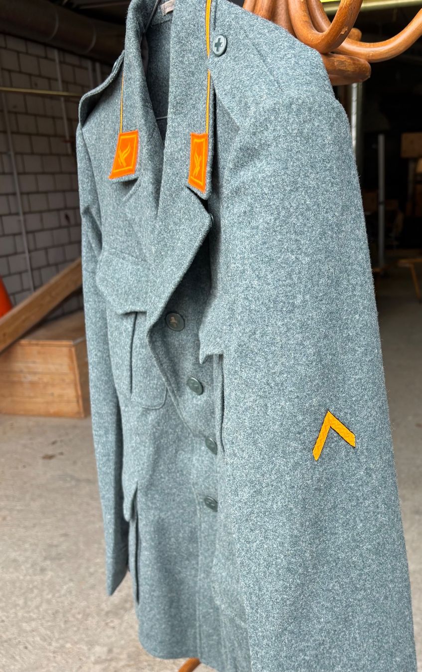 Schweizer Armee Uniformi: Original Schweizer Militär Jacke – Usato da Lüchingen venduto da Eeizo 2
