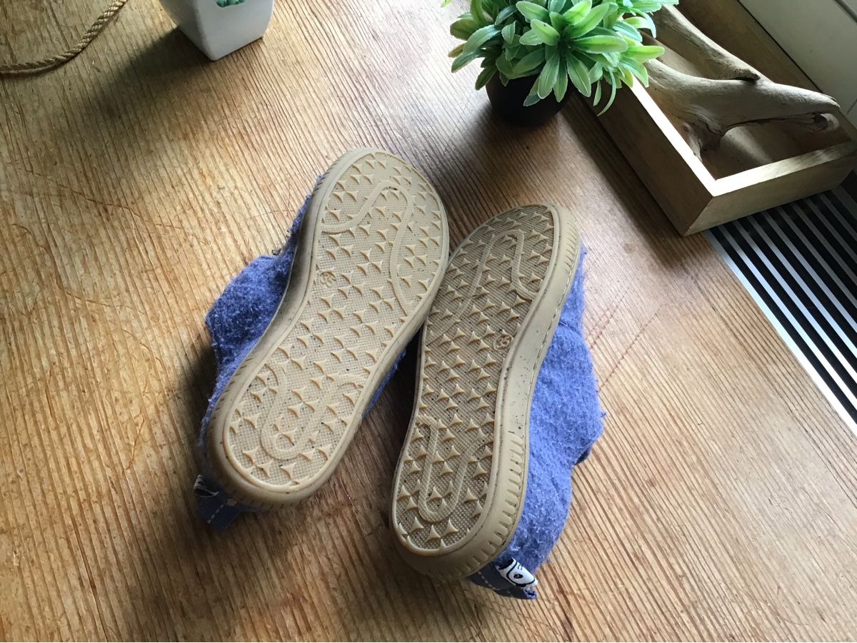 Schuhe für Jungen: Blaue Hausschuhe Grösse 33 – Gebraucht aus Eschlikon TG von little.dove 1