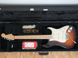 2014 Fender American Standard Stratocaster 3-Color Sunburst