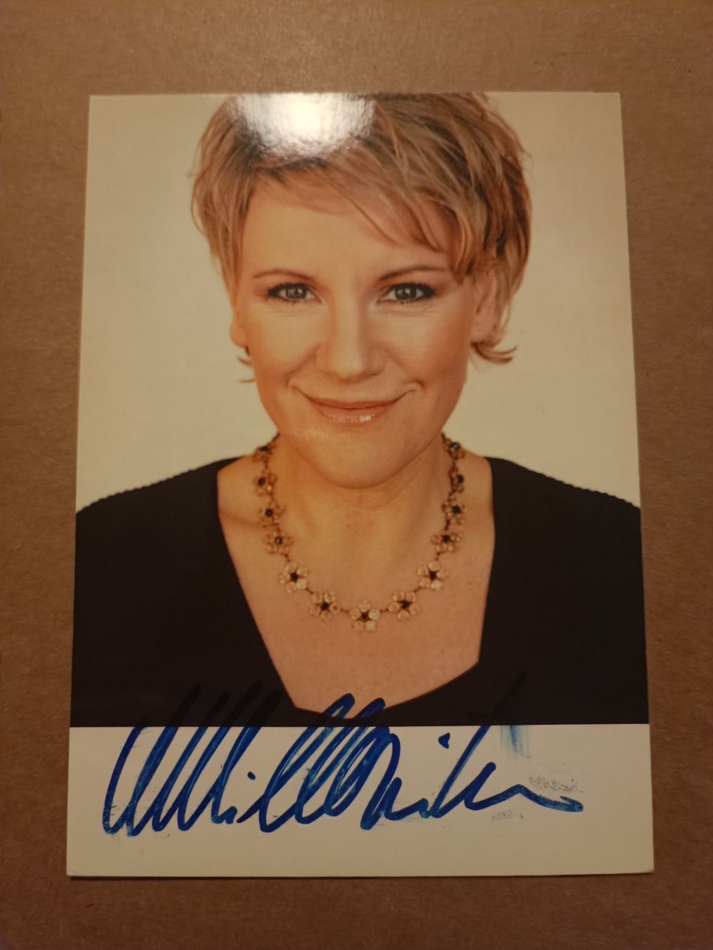 Autografi: Mariele Millowitsch - handsigniert Autogrammk – Usato da Menziken venduto da Artographs