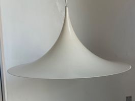 Deckenleuchte, "Semipendel" Trompetenleuchte Designklassiker