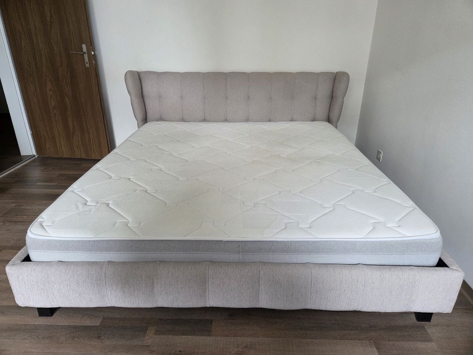 Letti: Interio Bett "Valentino", 180x200 cm, grau – Usato da Steinach venduto da Romeer 1