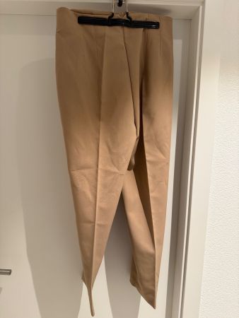 Pantalon Zara en couleur beige