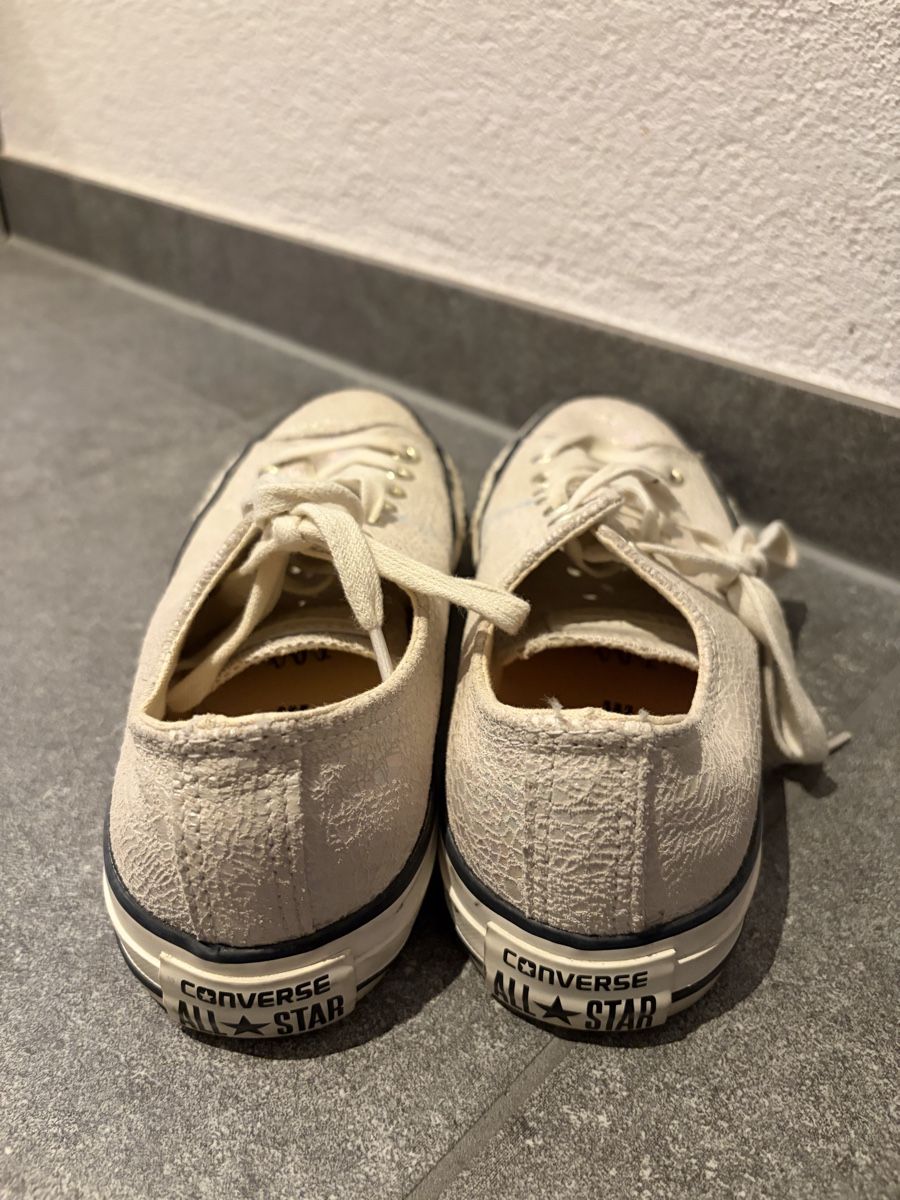 Converse Damenschuhe: Converse weiss in "glänzender" Optik – Gebraucht aus Staufen von SilveRain 1