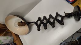 Antike Scherenlampe / Schreibtischlampe, gut erhalten (L29)