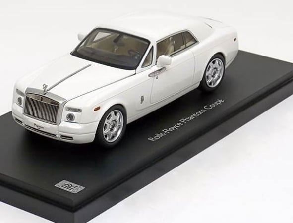 Rolls Royce Modellini d'auto: Rolls Royce Phantom Coupé 2008-2016 English White     1:43 – Nuovo e nell'imballaggio originale da Gerlafingen venduto da espero88 1