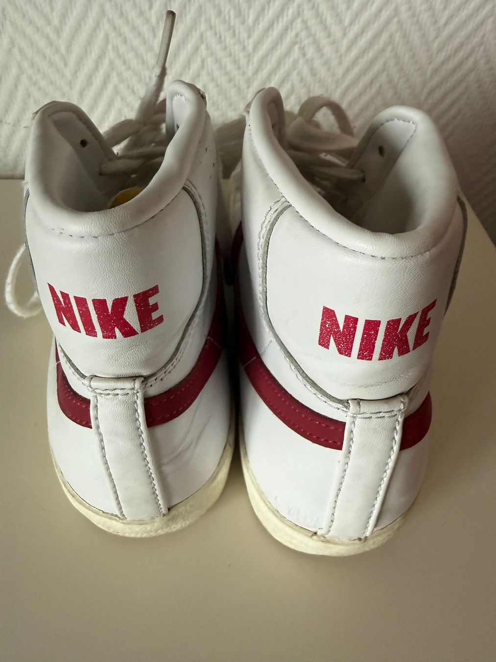 Nike Scarpe da donna: Nike Leder Turnschuhe Gr. 40 – Usato da Kirchdorf AG venduto da coco123 5