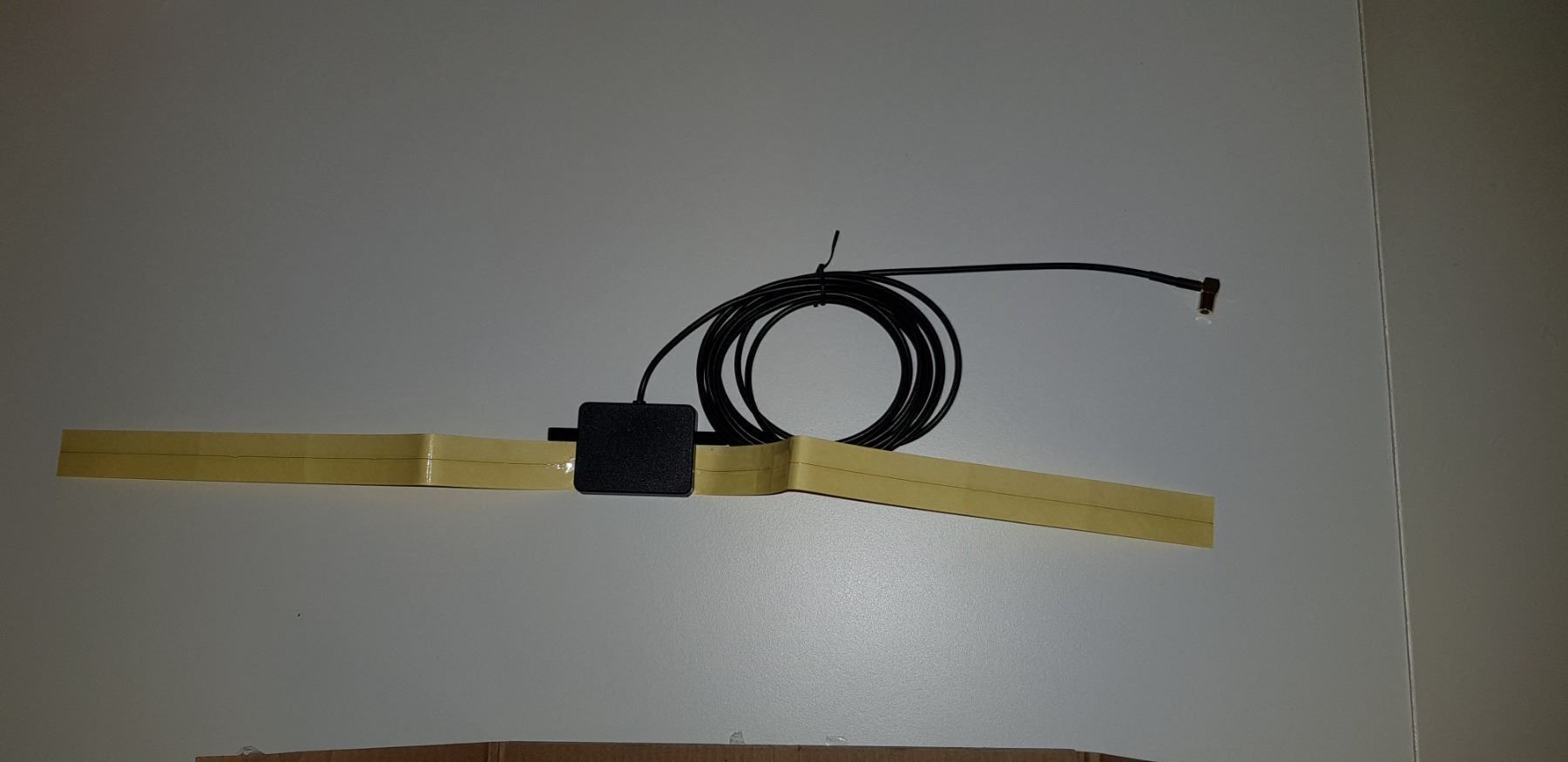 Radiocomunicazione: Klebbare DAB Antenne – Nuovo e nell'imballaggio originale da Balsthal venduto da mtwd