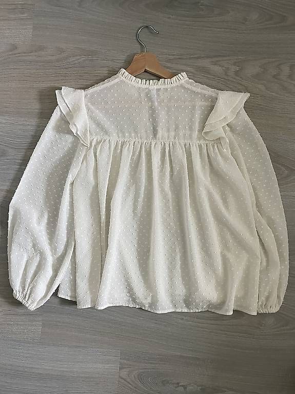 Blusen: Bluse weiss mit Punkten – Gebraucht aus Niederurnen von sabakx 1