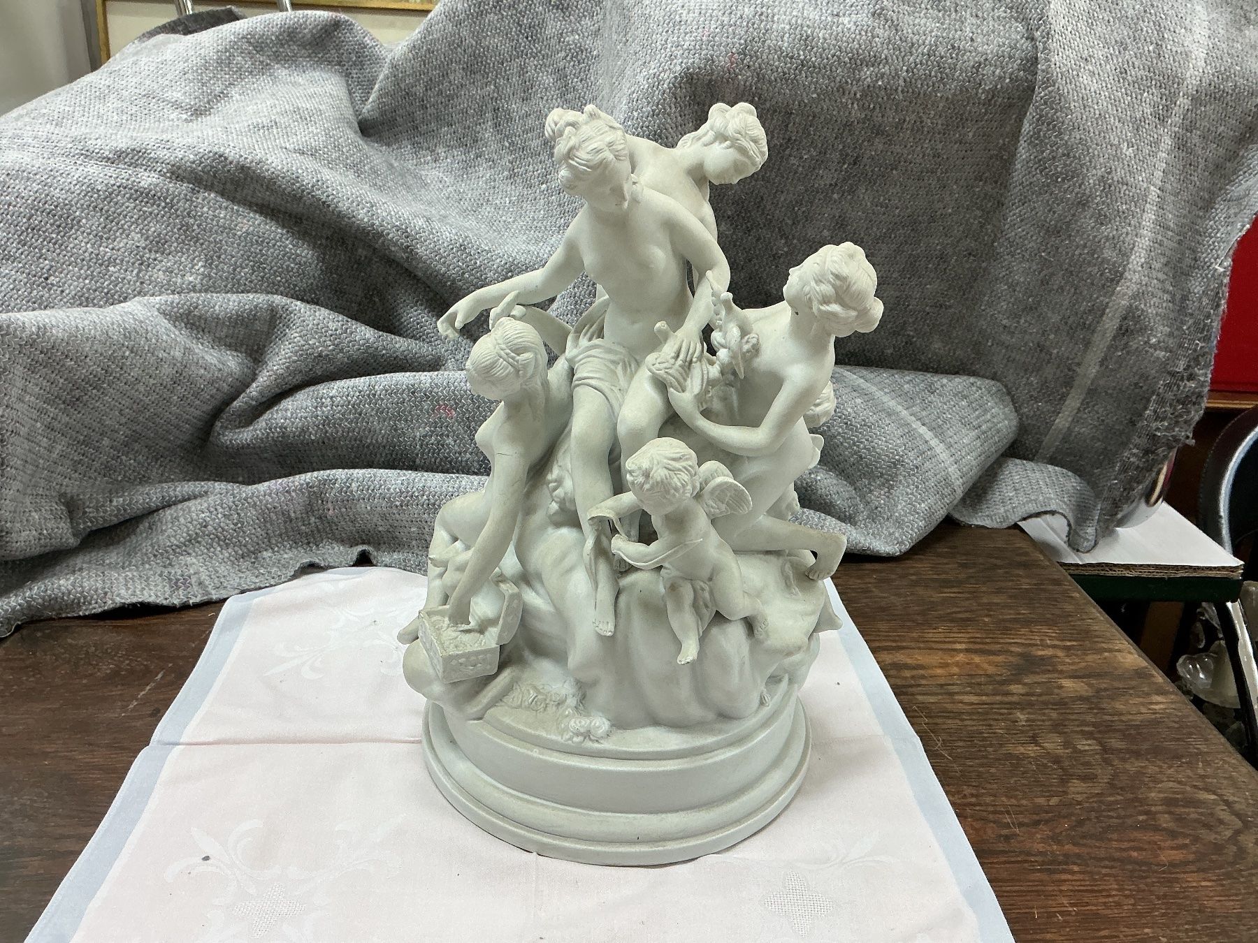 Sculture & Statue: Skulptur Putti & Nymphen – Usato da Bern venduto da vielerart