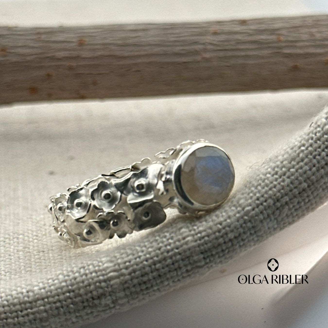 Olga Ribler Bagues: Silber Ring 925 mit Mondstein Grösse 60 – Neuf (Voir description) à Luzern par Schmuckoutlet 1