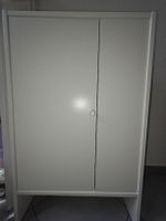 Weisser Mehrzweckschrank / Vorratsschrank