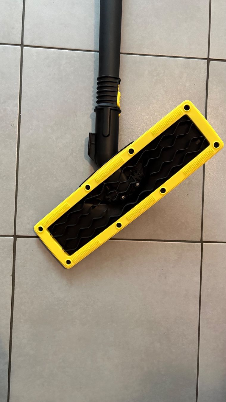 Kärcher Pulitori a vapore: Kärcher SC5 EasyFix Dampfreiniger Bodendüse mit Stiel – Usato da Bern venduto da Erik_and_Son 4