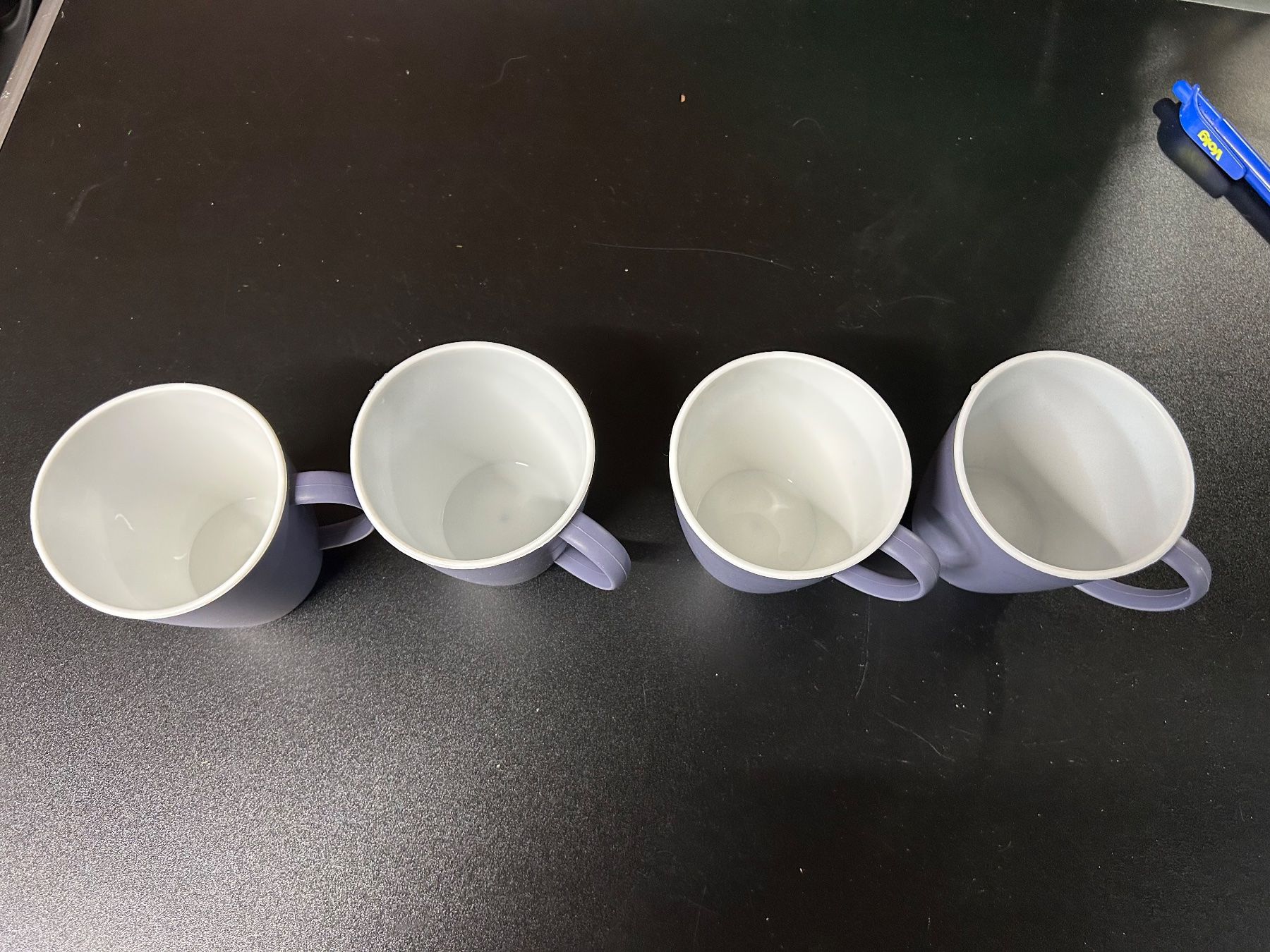 Tassen: 4 Tassen aus PVC – Gebraucht aus Obergösgen von Andre118 1