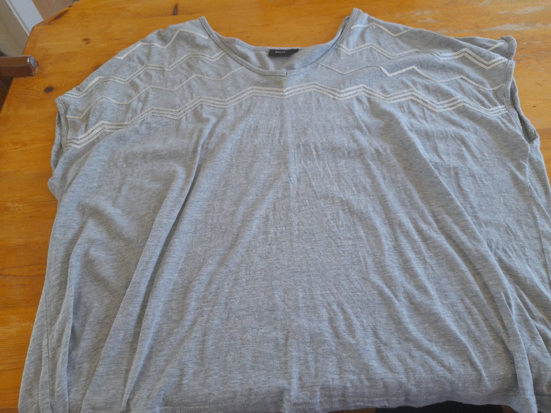 T-shirt: 1 thee shirt dames – Usato da Miecourt venduto da Marly1 1