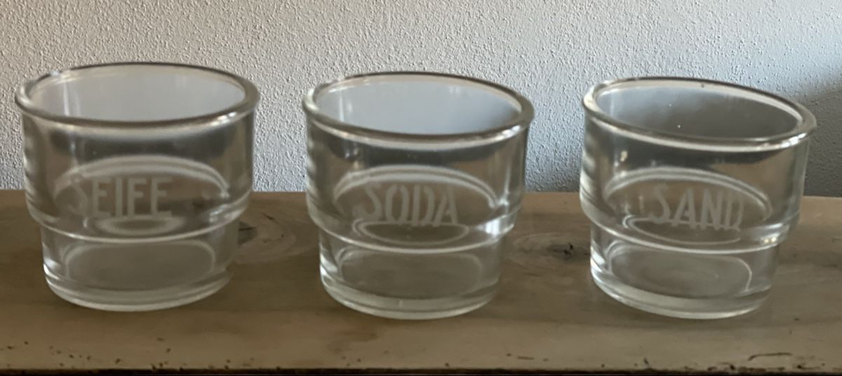 Supporti a parete: Antikes Küchenbord Seife,Sand,Soda – Usato da Schaffhausen venduto da marakesch41 4