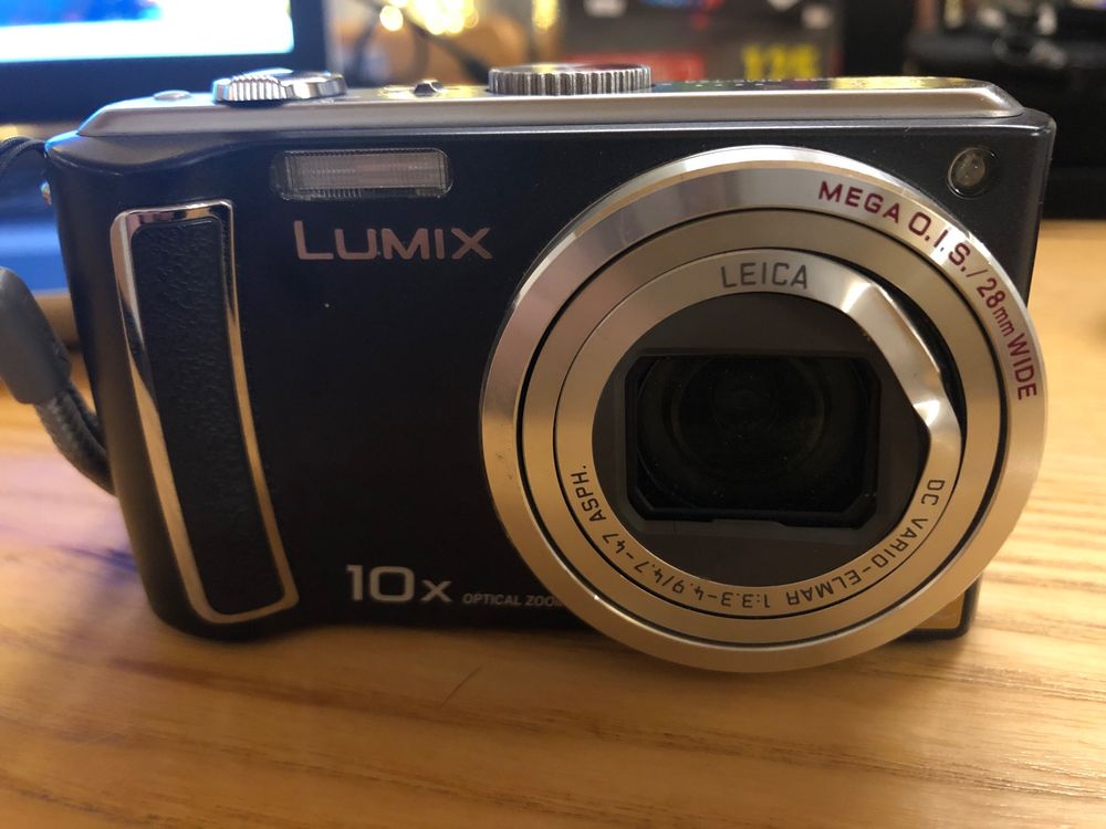 Appareil Photo Numérique Panasonic Lumix DMC-TZ22 – 14,1 MP, Zoom Optique 16x, écran 3 Pouces, Couleur Rouge