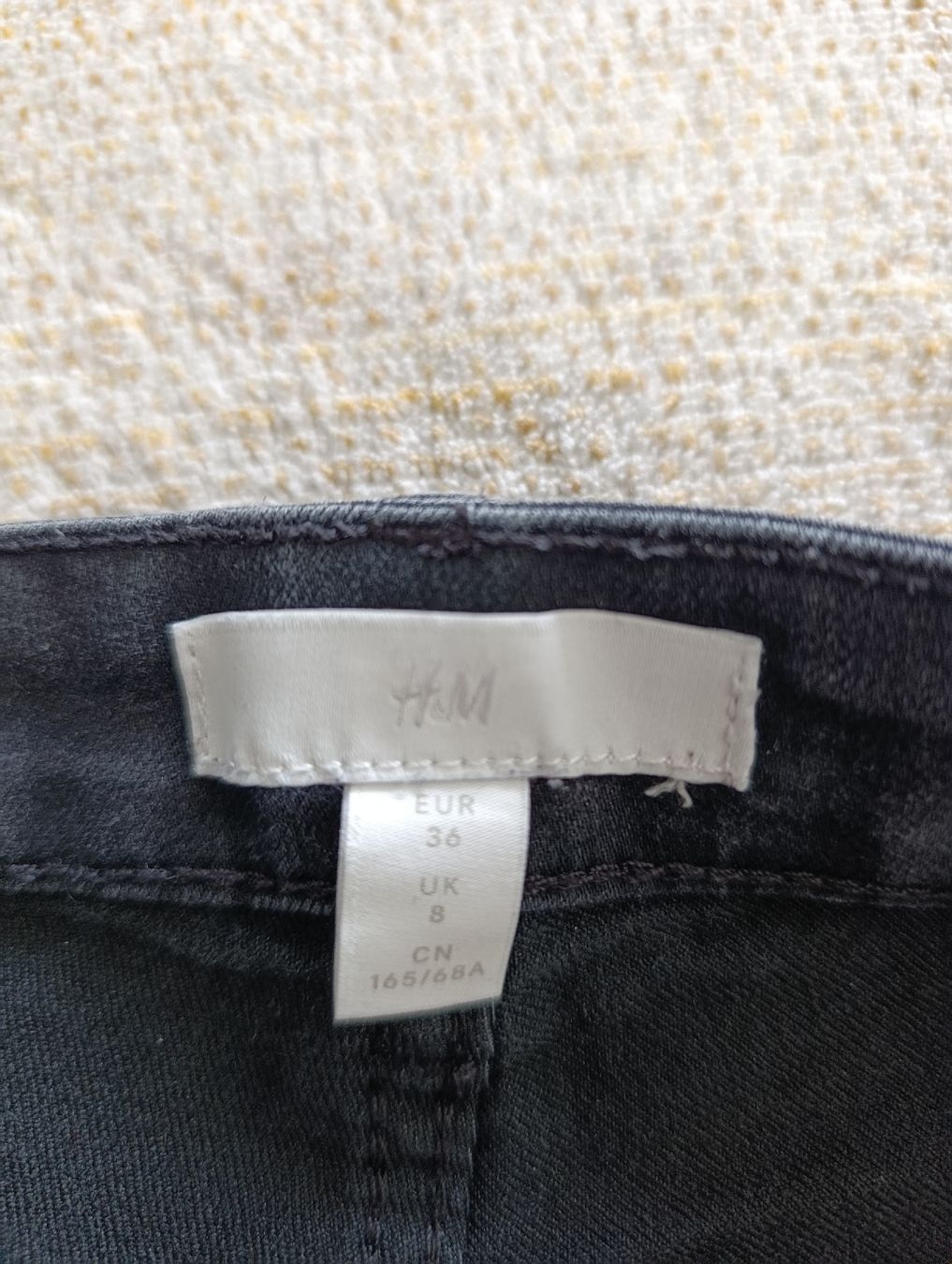 H&M Pantaloni: SHORT H&M GRIS FONCÉ 36 – Usato da Sierre venduto da shirley04 4