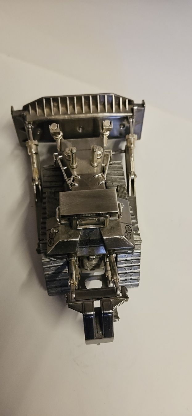 Caterpillar Modellbausätze & Standmodelle: Sondermodell Caterpillar Cat D11R Bulldozer – Neu (gemäss Beschreibung) aus Nürensdorf von salibeer 4