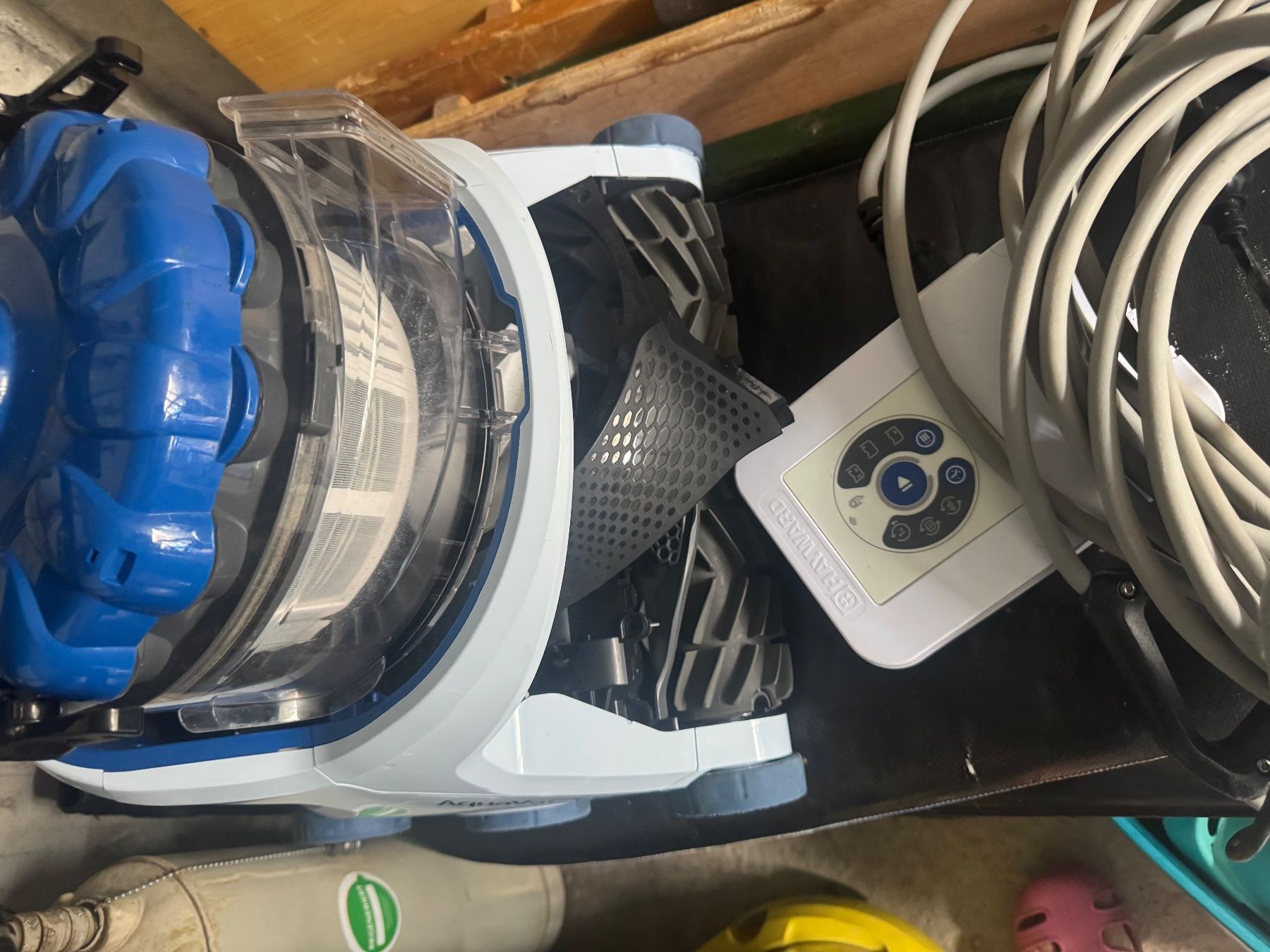 Schwimmbad-Zubehör: Poolroboter Hayward Aquavac 650 def ab 1.- – Defekt aus Eiken von Skylight 2