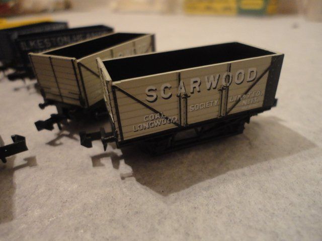 Trix Modellini di ferrovie: Minitrix 8 britische Güterwagen in Spur N – Usato da Wittenwil venduto da trixmartin 6