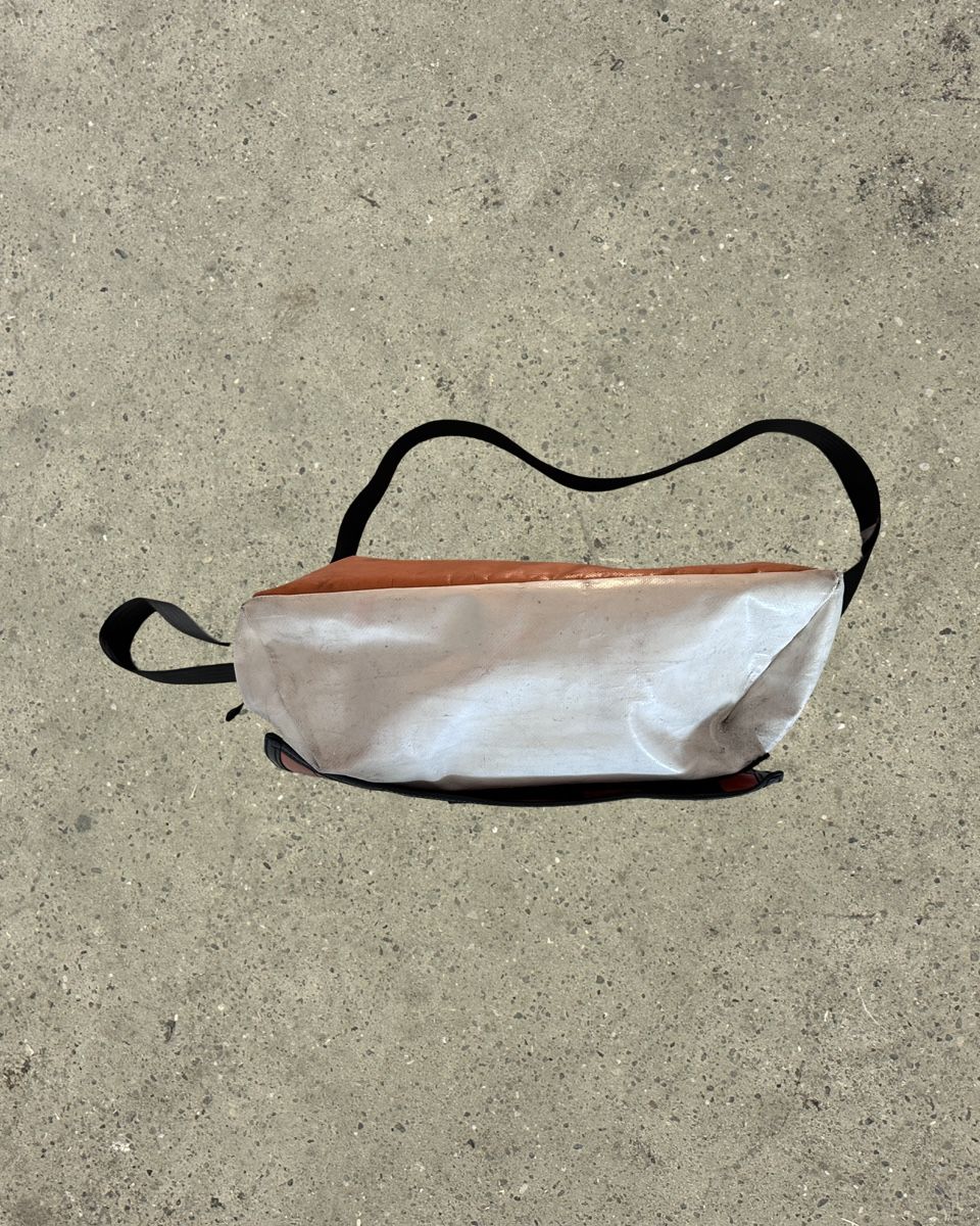 Freitag Borse: Freitag Umhängetasche Orange/ Weiss – Usato da Oensingen venduto da emi_hs6g 3