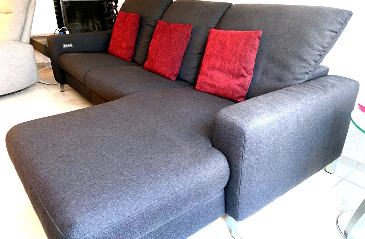 Divani: Modernes Ecksofa mit Relaxfunktion –  Neuwertig – Usato da Pfäffikon ZH venduto da skazi82
