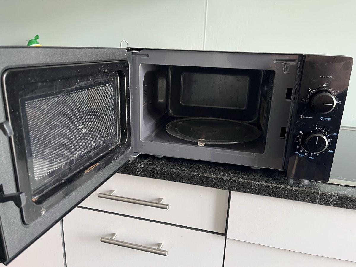 Küchengeräte: TOSHIBA Mikrowelle – Gebraucht aus St. Gallen von mar_bkr8 1