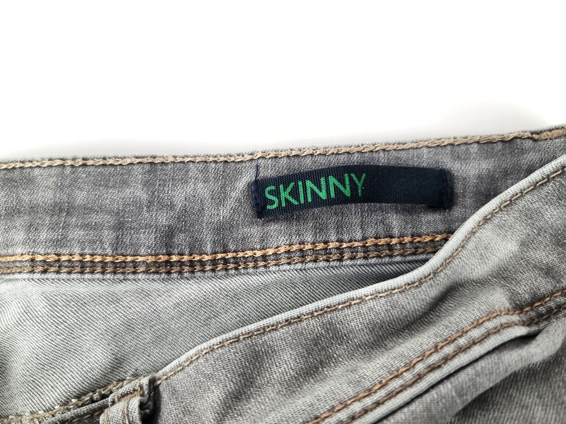 Benetton Jeans: Frauenjeans Gr. 32 – Usato da Urtenen-Schönbühl venduto da Restwert_Schoenbuehl 5