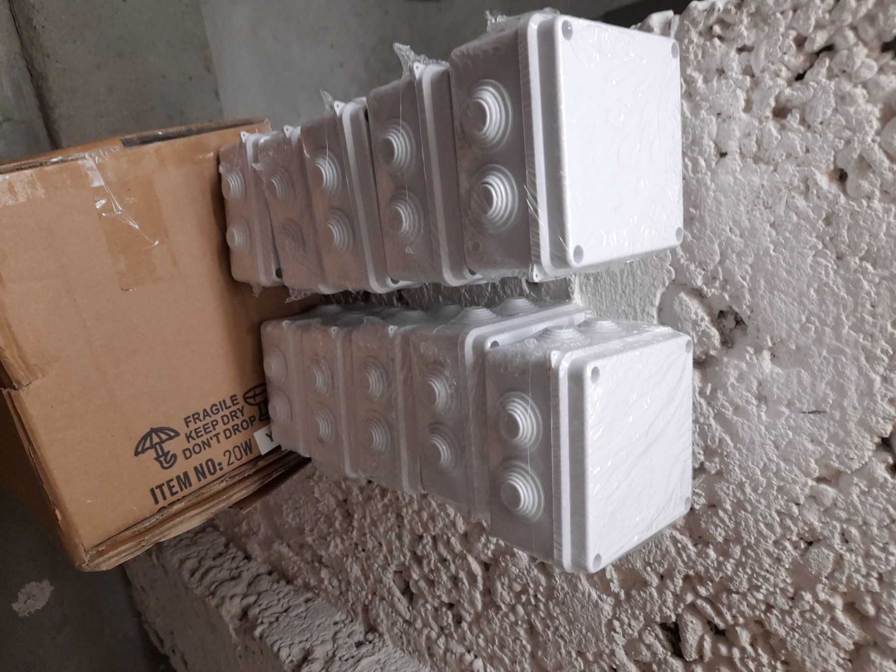 Altro in Decorazioni & Accessori: 10 Stück 100X100X70 Ap Leer Dose – Usato da Zürich venduto da Elektro-Material 1