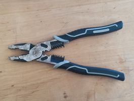 Kombizange mit Abisolierfunktion gebraucht guter Zustand